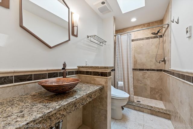 28575 Danvers Court, Farmington Hills, MI 48334