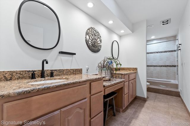 28575 Danvers Court, Farmington Hills, MI 48334