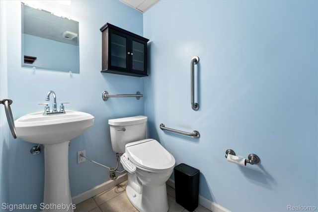 28575 Danvers Court, Farmington Hills, MI 48334