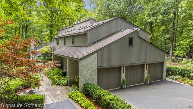 28575 Danvers Court, Farmington Hills, MI 48334