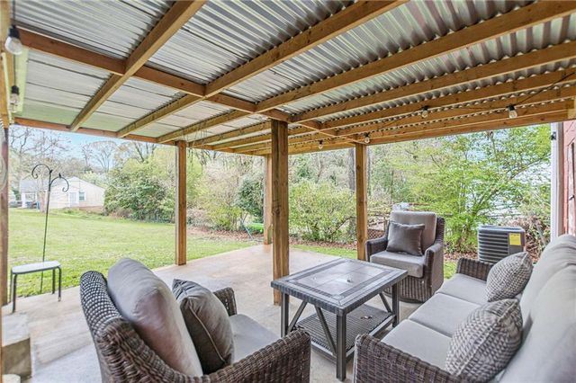 1324 E Forrest Avenue, East Point, GA 30344