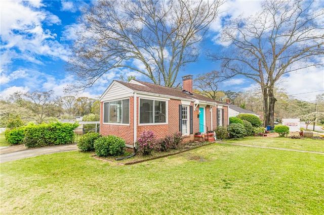 1324 E Forrest Avenue, East Point, GA 30344