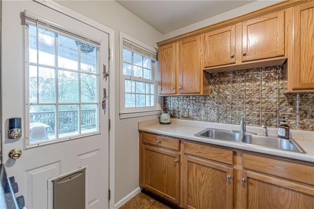 1324 E Forrest Avenue, East Point, GA 30344