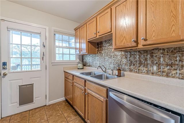 1324 E Forrest Avenue, East Point, GA 30344