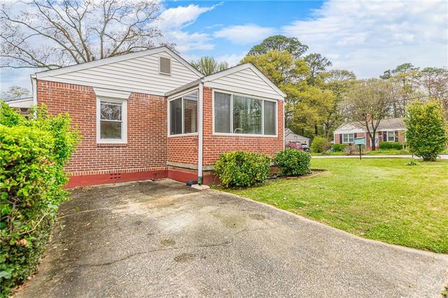 1324 E Forrest Avenue, East Point, GA 30344