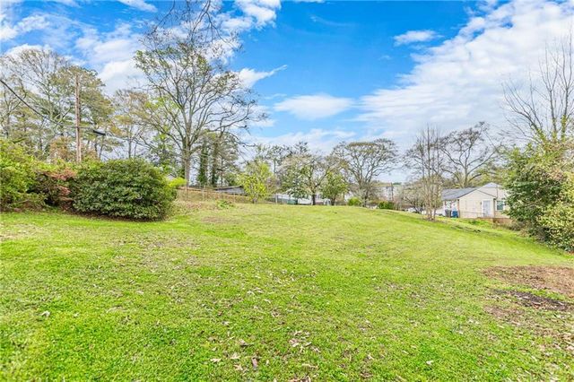 1324 E Forrest Avenue, East Point, GA 30344