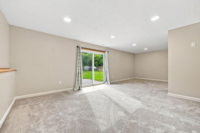 808 3rd Avenue SW, Isanti, MN 55040