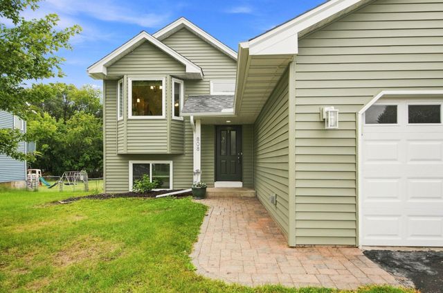 808 3rd Avenue SW, Isanti, MN 55040