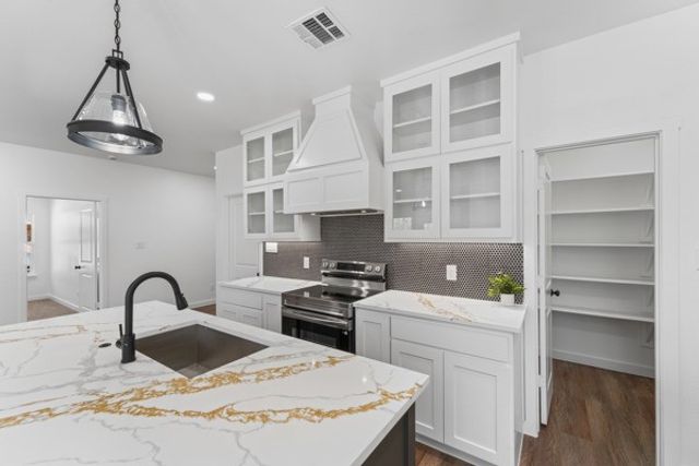 127 Lakeview Drive, Trinidad, TX 75163