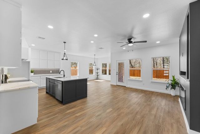 127 Lakeview Drive, Trinidad, TX 75163