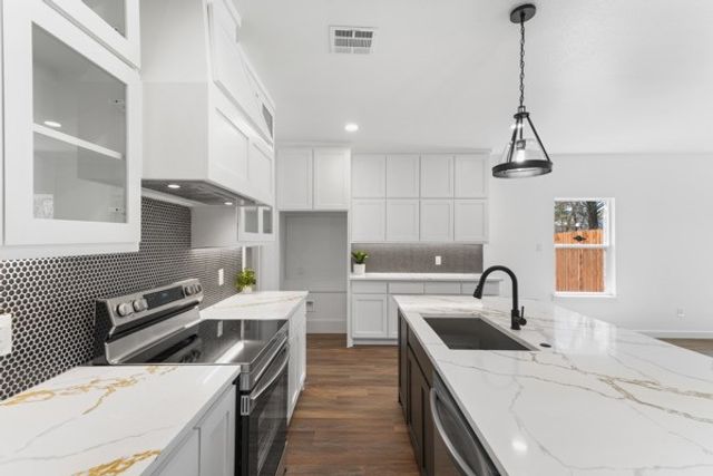 127 Lakeview Drive, Trinidad, TX 75163