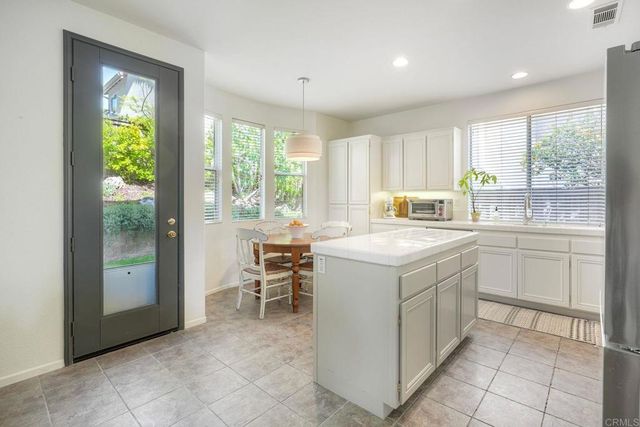6890 Camino De Amigos, Carlsbad, CA 92009