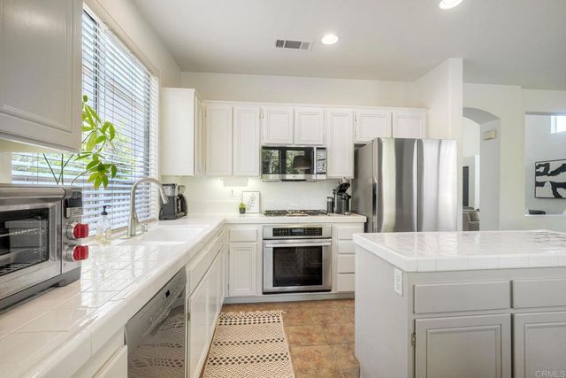 6890 Camino De Amigos, Carlsbad, CA 92009