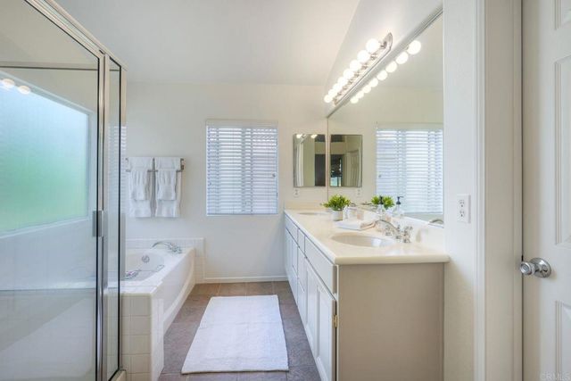 6890 Camino De Amigos, Carlsbad, CA 92009