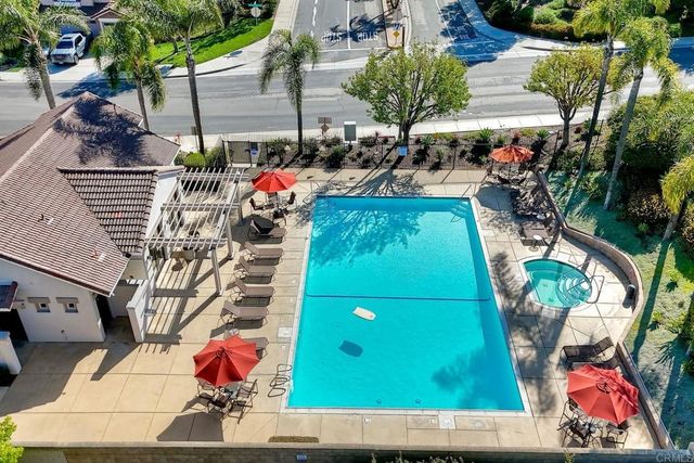 6890 Camino De Amigos, Carlsbad, CA 92009