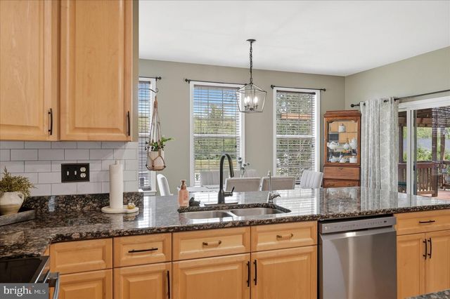 148 CONTRAIL DR, Kearneysville, WV 25430