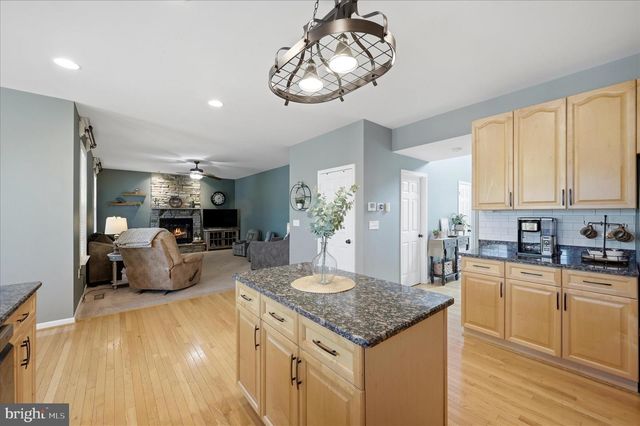 148 CONTRAIL DR, Kearneysville, WV 25430