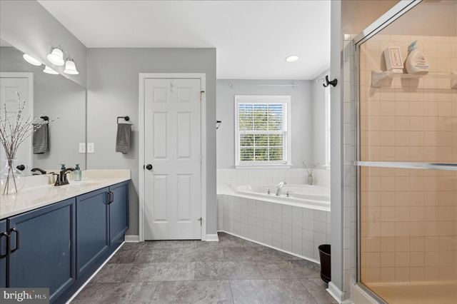 148 CONTRAIL DR, Kearneysville, WV 25430