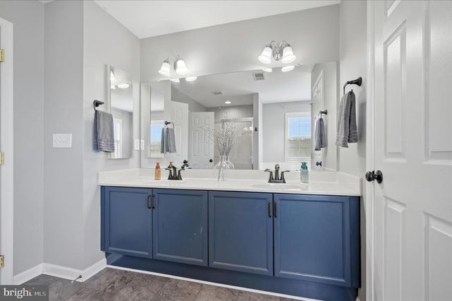 148 CONTRAIL DR, Kearneysville, WV 25430