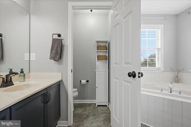 148 CONTRAIL DR, Kearneysville, WV 25430