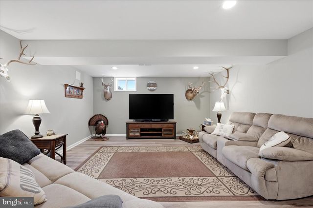 148 CONTRAIL DR, Kearneysville, WV 25430