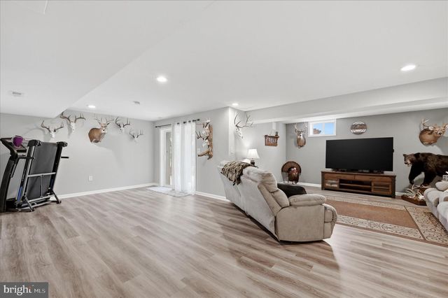 148 CONTRAIL DR, Kearneysville, WV 25430