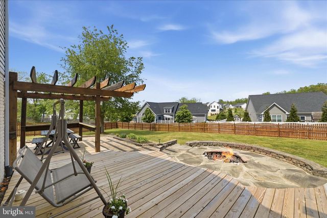148 CONTRAIL DR, Kearneysville, WV 25430