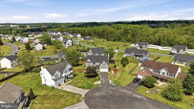 148 CONTRAIL DR, Kearneysville, WV 25430