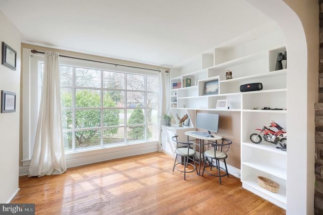 990 E CANAL RD, Dover, PA 17315