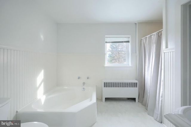 990 E CANAL RD, Dover, PA 17315