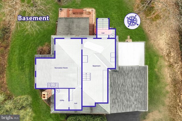 990 E CANAL RD, Dover, PA 17315