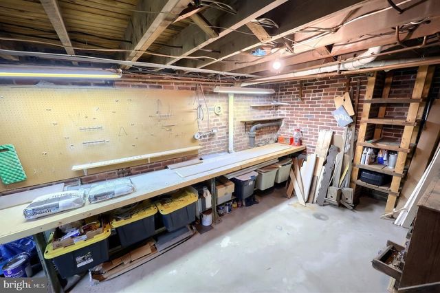 990 E CANAL RD, Dover, PA 17315