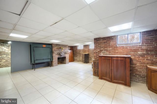 990 E CANAL RD, Dover, PA 17315