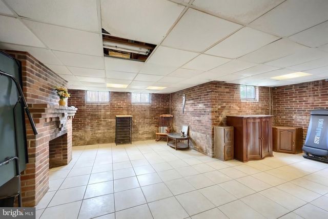 990 E CANAL RD, Dover, PA 17315