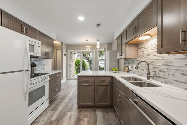 1908 Wisteria Court 2, Naperville, IL 60565