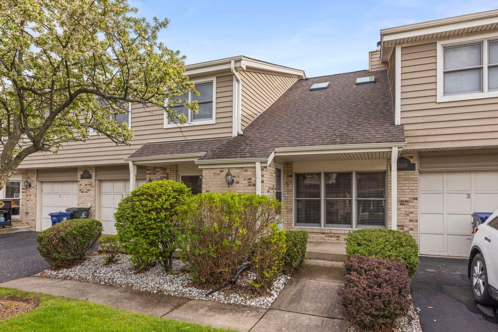 1908 Wisteria Court 2, Naperville, IL 60565