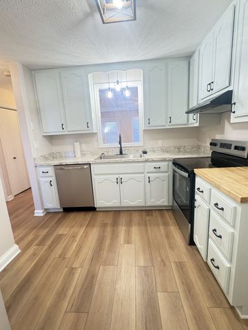 2116 Mockingbird Ln Apt C, Springfield, TN 37172