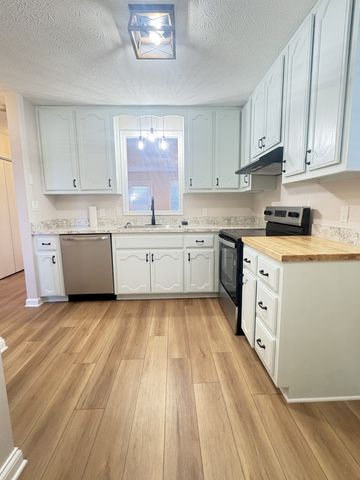 2116 Mockingbird Ln Apt C, Springfield, TN 37172