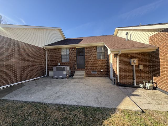 2116 Mockingbird Ln Apt C, Springfield, TN 37172