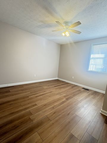 2116 Mockingbird Ln Apt C, Springfield, TN 37172