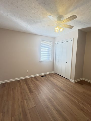 2116 Mockingbird Ln Apt C, Springfield, TN 37172