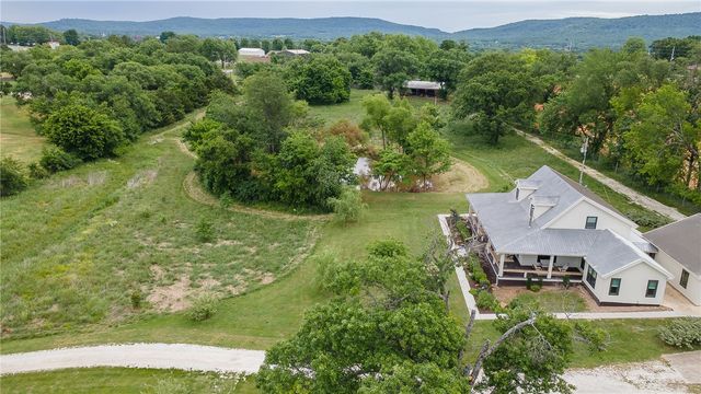 12737 Buddy Elkins Road, Farmington, AR 72730