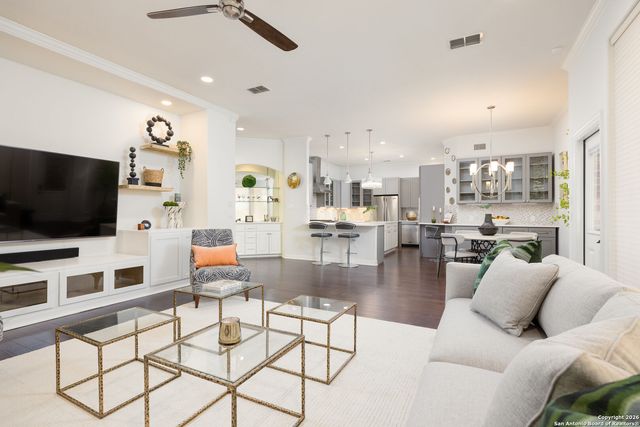 17 Burnham Gln, San Antonio, TX 78257