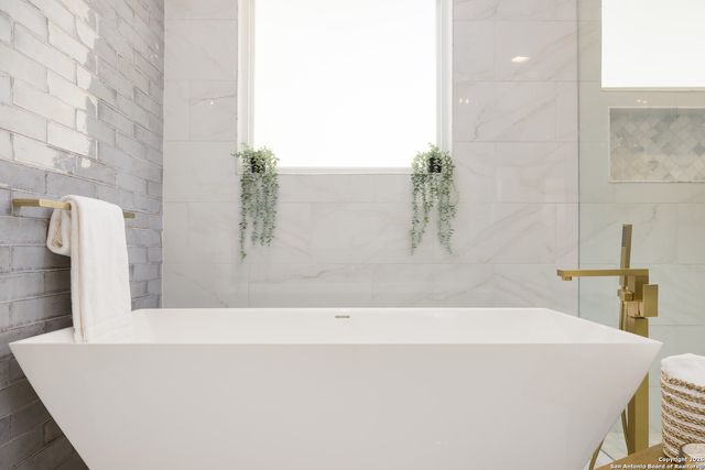 17 Burnham Gln, San Antonio, TX 78257