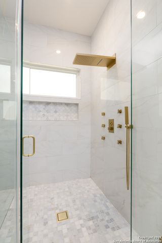 17 Burnham Gln, San Antonio, TX 78257