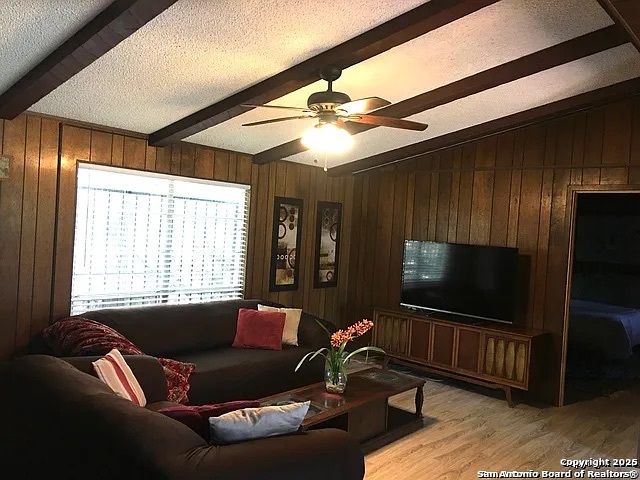 1316 Lakeshore Dr, Bandera, TX 78003