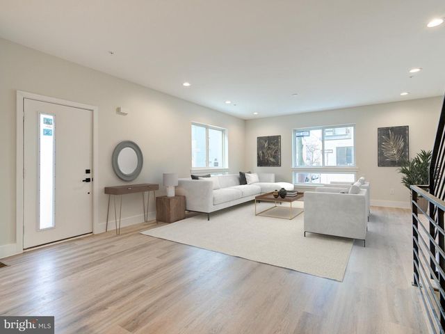 630 MOYER, Philadelphia, PA 19125