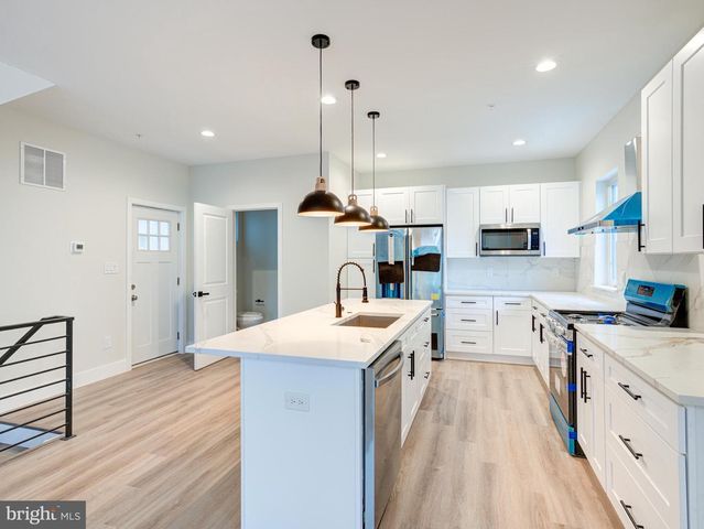 630 MOYER, Philadelphia, PA 19125