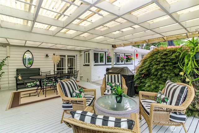 10415 Brook Lane SW, Lakewood, WA 98499