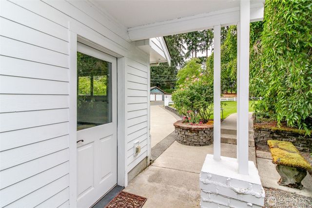 10415 Brook Lane SW, Lakewood, WA 98499